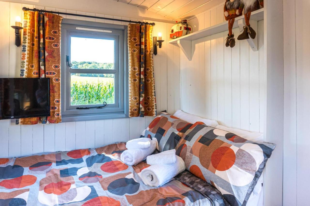 The Hideaway Hut - 1 Bed Shepherds Hut - เฮริฟอร์ด ภายนอก รูปภาพ