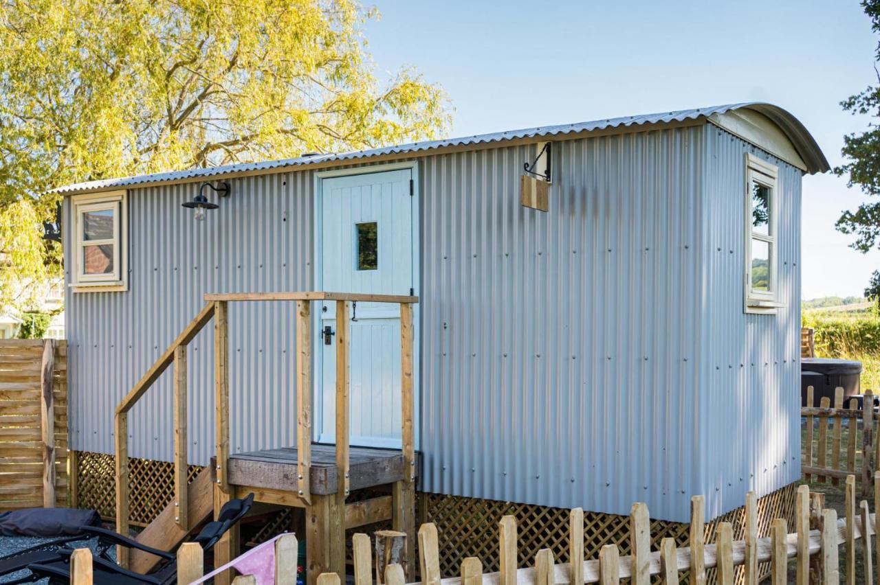 The Hideaway Hut - 1 Bed Shepherds Hut - เฮริฟอร์ด ภายนอก รูปภาพ