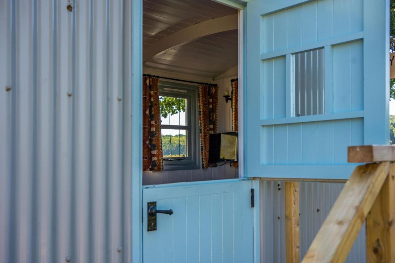 The Hideaway Hut - 1 Bed Shepherds Hut - เฮริฟอร์ด ภายนอก รูปภาพ